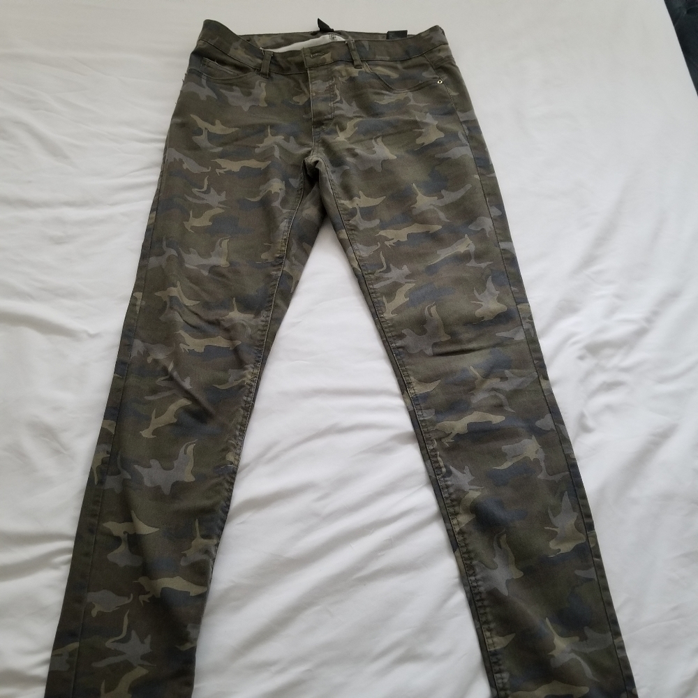 H n M Camouflage pants